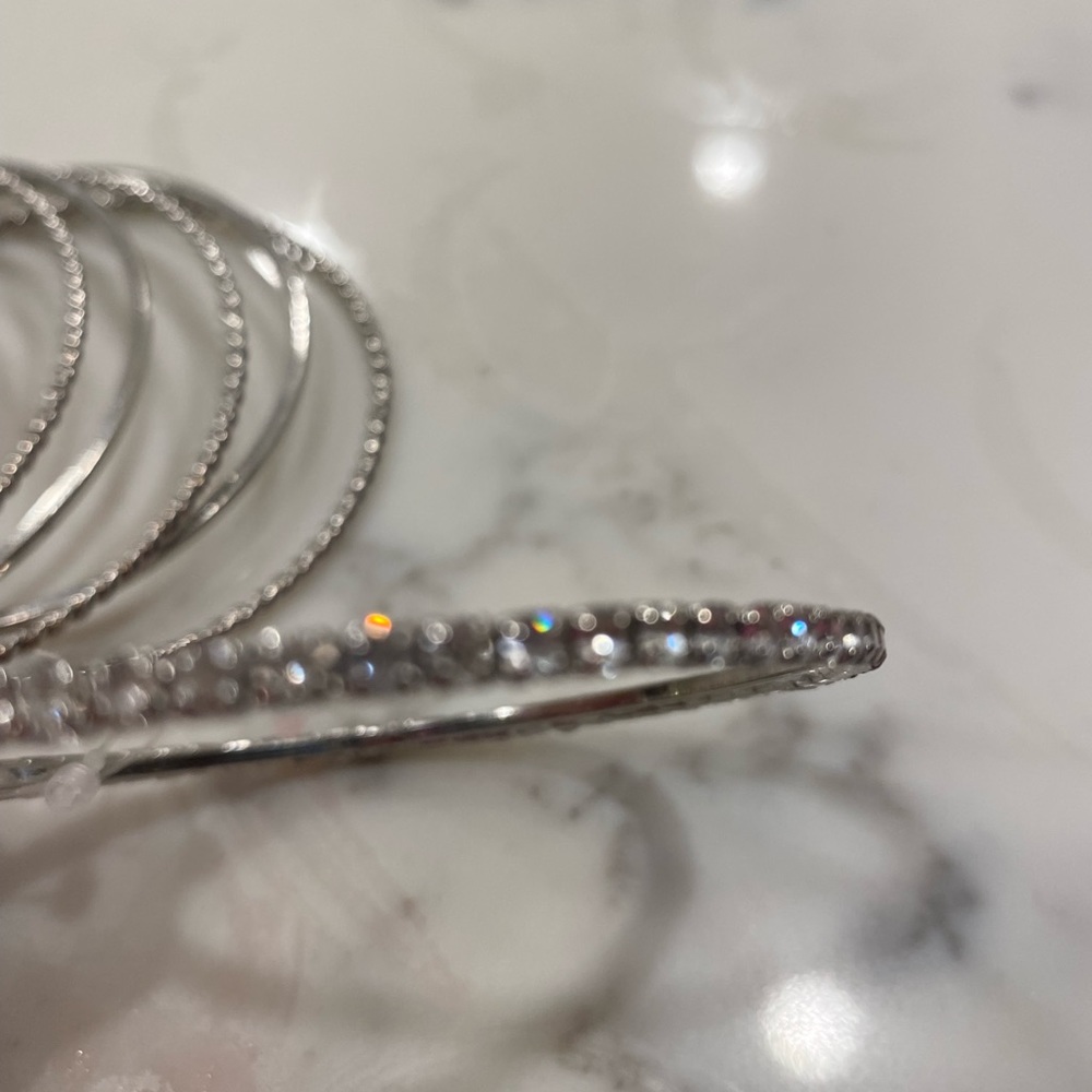 Gift-ready bangles Silver tone bracelet set. - Picture 7 of 12
